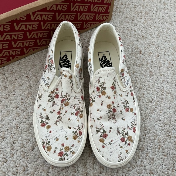 Vans Shoes - Vans slip on women’s size 8.5
